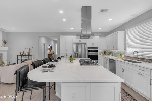 363 E VETERANS Way, Queen Creek, AZ 85140