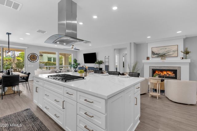 363 E VETERANS Way, Queen Creek, AZ 85140