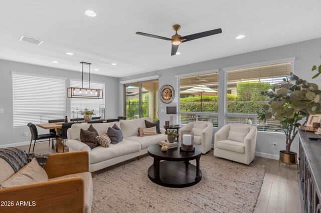 363 E VETERANS Way, Queen Creek, AZ 85140