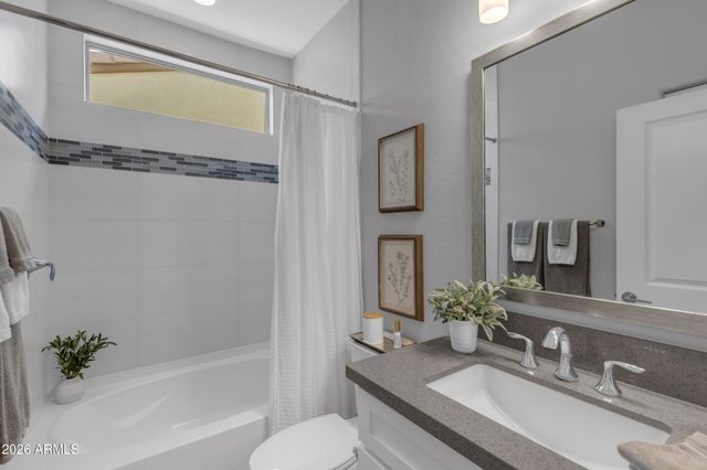 363 E VETERANS Way, Queen Creek, AZ 85140