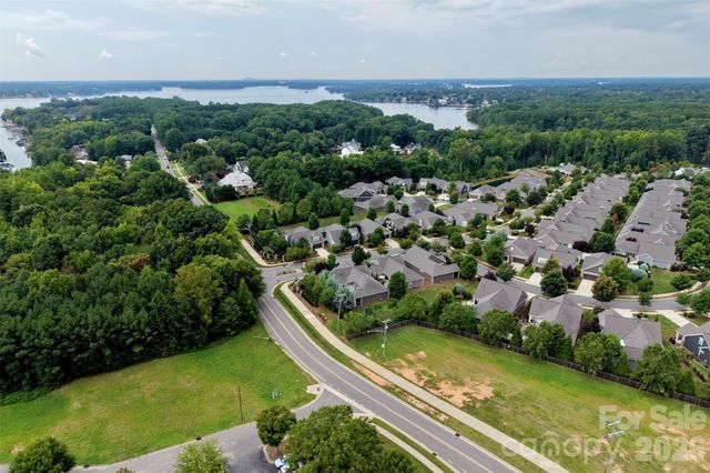 17004 Courtside Landing Drive, Cornelius, NC 28031