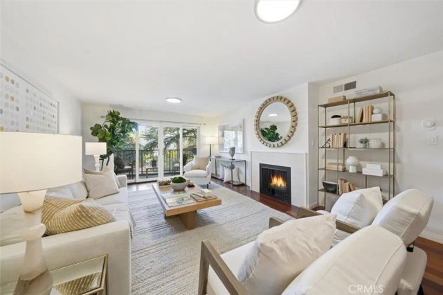 222 7th Street 202, Santa Monica, CA 90402