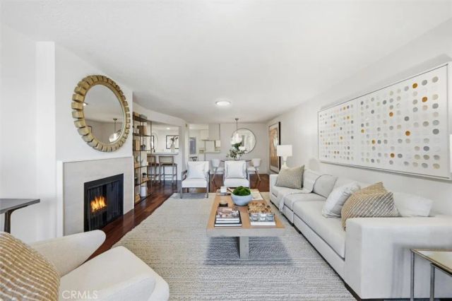 222 7th Street 202, Santa Monica, CA 90402