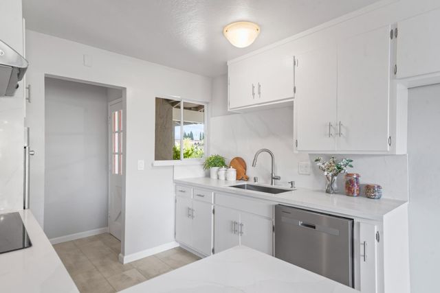 1546 Nuthatch Lane, Sunnyvale, CA 94087