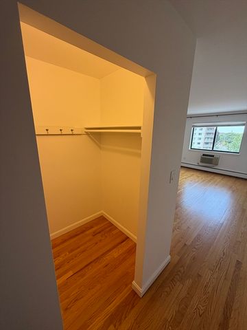 151 Coolidge Ave. 404, Watertown, MA 02472
