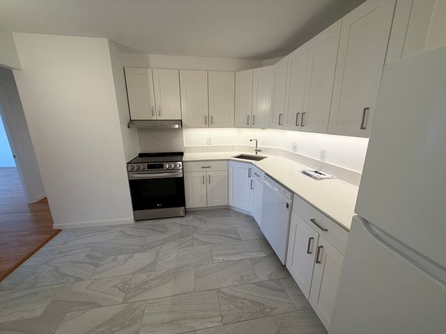 151 Coolidge Ave. 404, Watertown, MA 02472