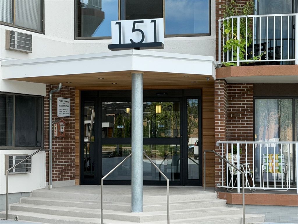 151 Coolidge Ave. 404, Watertown, MA 02472
