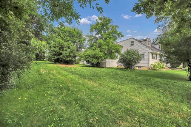 608 S Finley Road, Lombard, IL 60148