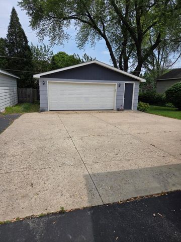 215 Brice Avenue, Mundelein, IL 60060