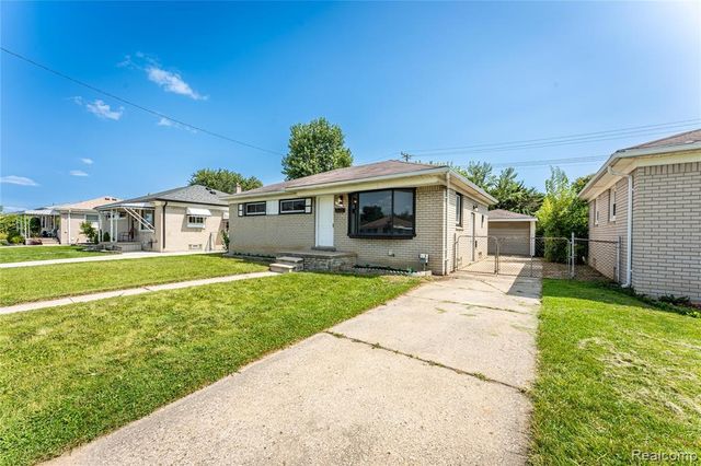 25184 Pattow Street, Roseville, MI 48066