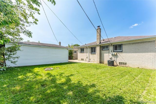 25184 Pattow Street, Roseville, MI 48066