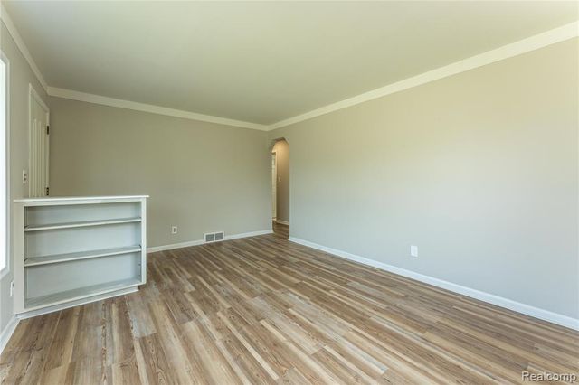 25184 Pattow Street, Roseville, MI 48066