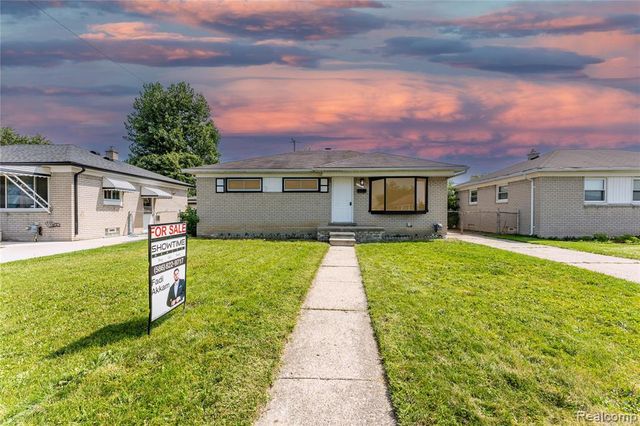 25184 Pattow Street, Roseville, MI 48066