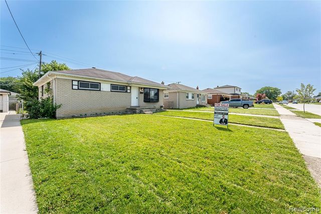 25184 Pattow Street, Roseville, MI 48066