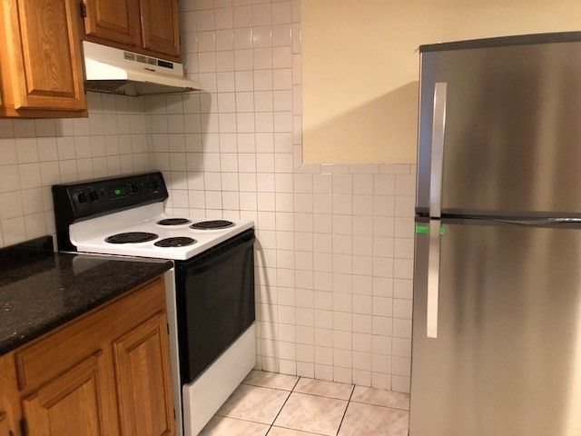 8-A Boylston 2B, Worcester, MA 01605