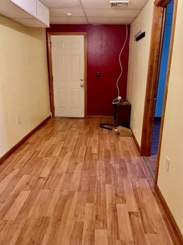8-A Boylston 2B, Worcester, MA 01605