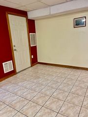 8-A Boylston 2B, Worcester, MA 01605