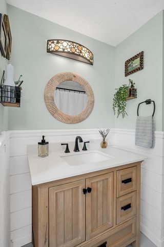 399 Wethersfield St, Rowley, MA 01969