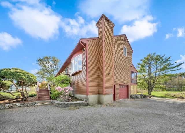 399 Wethersfield St, Rowley, MA 01969