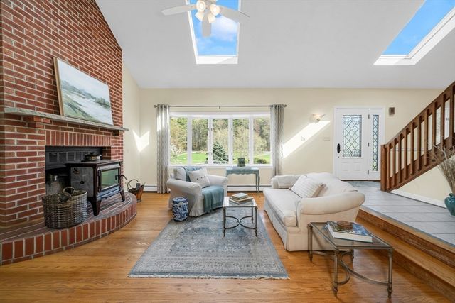 399 Wethersfield St, Rowley, MA 01969