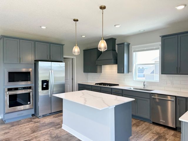 1504 Clover Preserve Way, Chaska, MN 55318