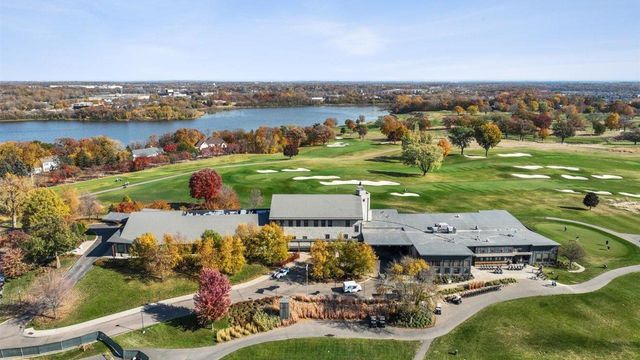 1504 Clover Preserve Way, Chaska, MN 55318