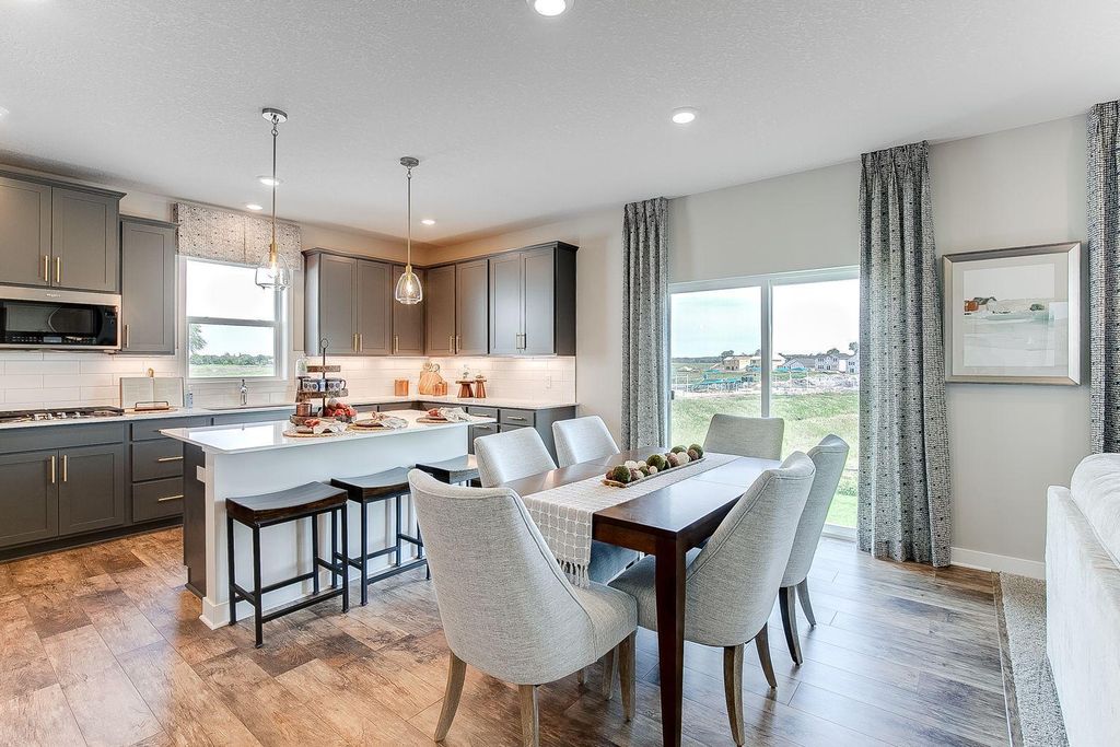 1504 Clover Preserve Way, Chaska, MN 55318