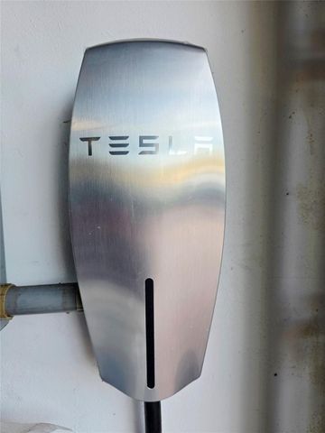 7107 Pinecreek Lane, Coconut Creek, FL 33073