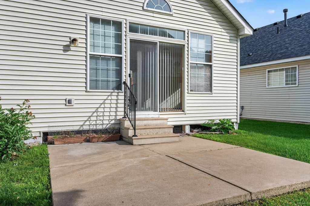 442 Meadowood Lane, Burnsville, MN 55337 — photo 4