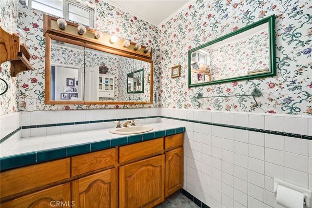 15571 Otsego, Los Angeles, CA 91436