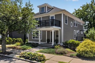 16 York Ter, Brookline, MA 02446