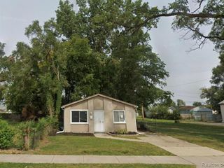 2351 Emmons Avenue, Warren, MI 48091