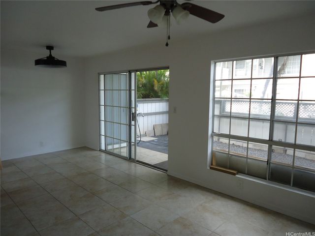 429 Mananai Place 39B, Honolulu, HI 96818