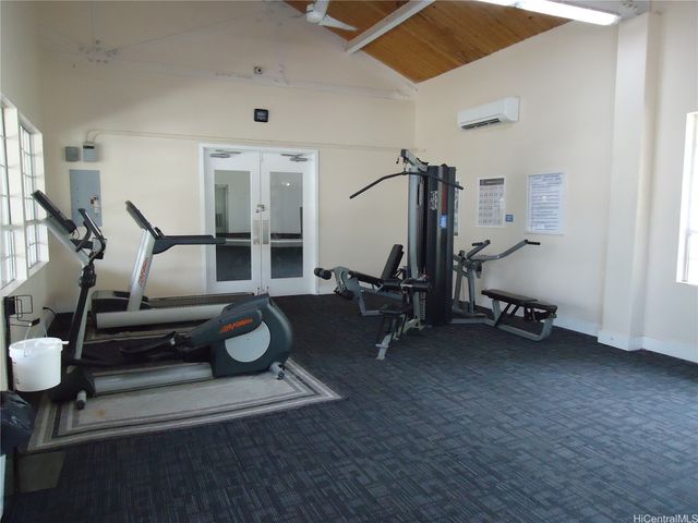 429 Mananai Place 39B, Honolulu, HI 96818