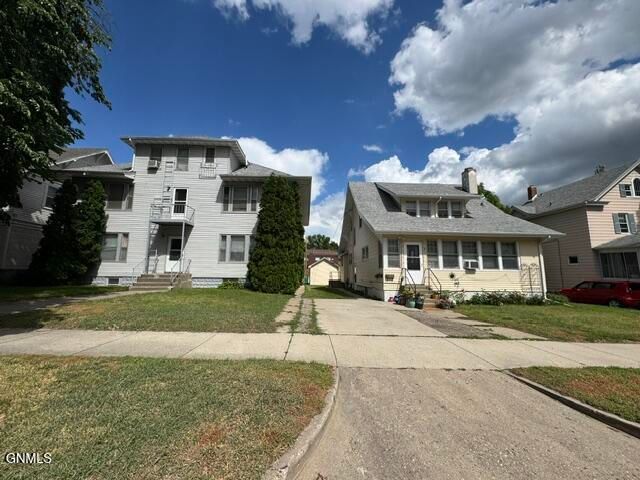 611-615 N 6th Street, Bismarck, ND 58501