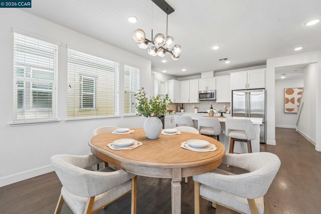 1902 Shasta Ln, Hercules, CA 94547