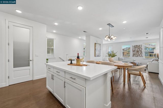 1902 Shasta Ln, Hercules, CA 94547
