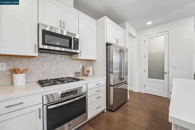 1902 Shasta Ln, Hercules, CA 94547