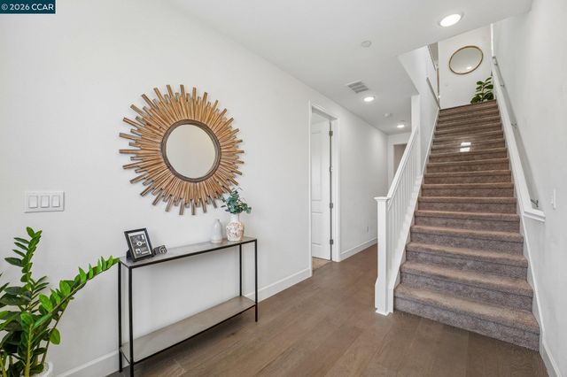 1902 Shasta Ln, Hercules, CA 94547