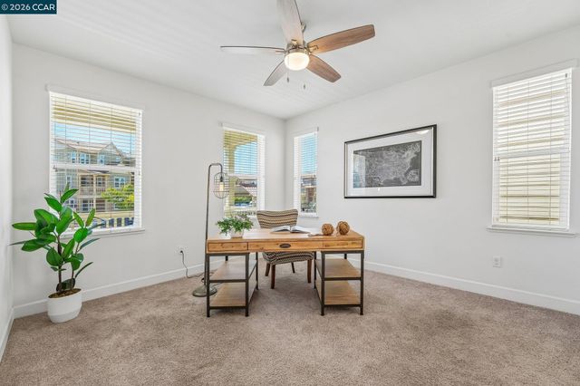1902 Shasta Ln, Hercules, CA 94547