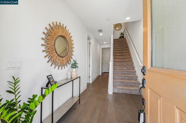 1902 Shasta Ln, Hercules, CA 94547