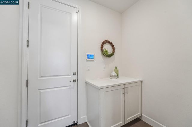 1902 Shasta Ln, Hercules, CA 94547
