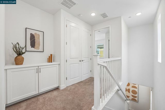 1902 Shasta Ln, Hercules, CA 94547