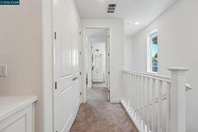 1902 Shasta Ln, Hercules, CA 94547