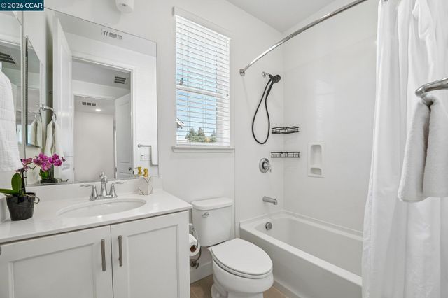 1902 Shasta Ln, Hercules, CA 94547