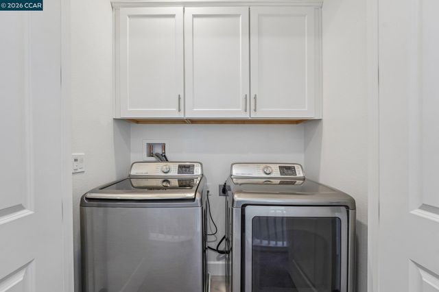 1902 Shasta Ln, Hercules, CA 94547