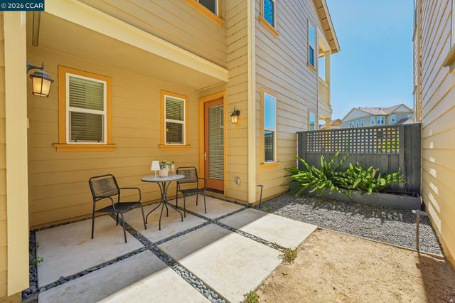 1902 Shasta Ln, Hercules, CA 94547