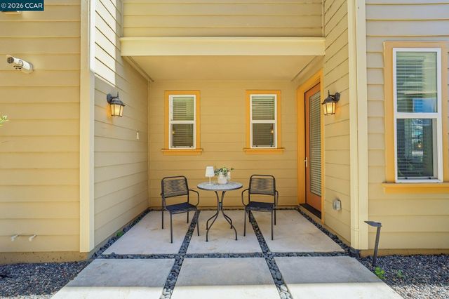 1902 Shasta Ln, Hercules, CA 94547