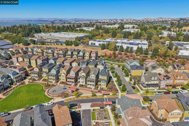 1902 Shasta Ln, Hercules, CA 94547