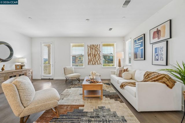1902 Shasta Ln, Hercules, CA 94547